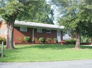 514 Kyle St, Mount Airy, NC 27030