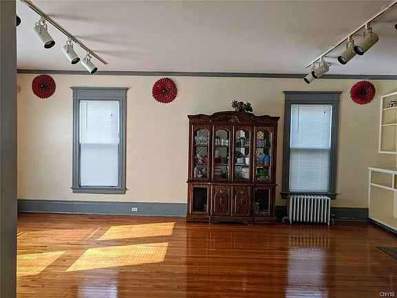 3rd image of 321 Highland Ave