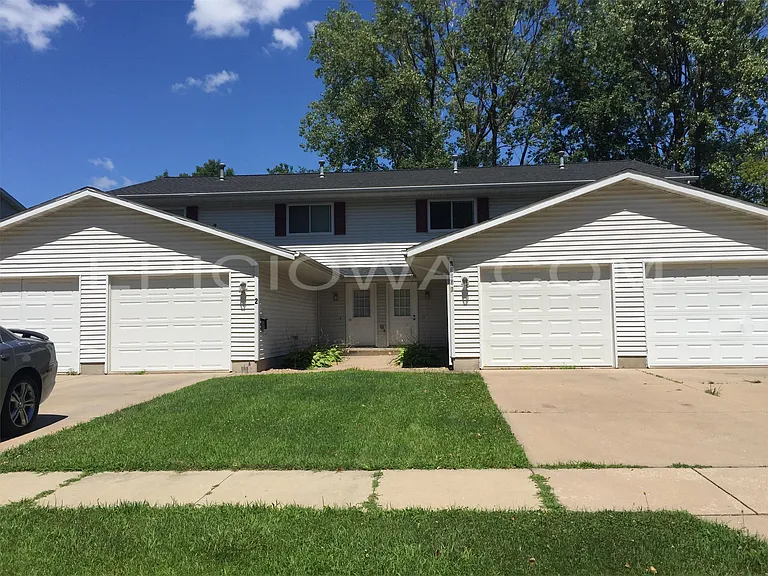 1320 Daleview Dr #3 — Photo 1