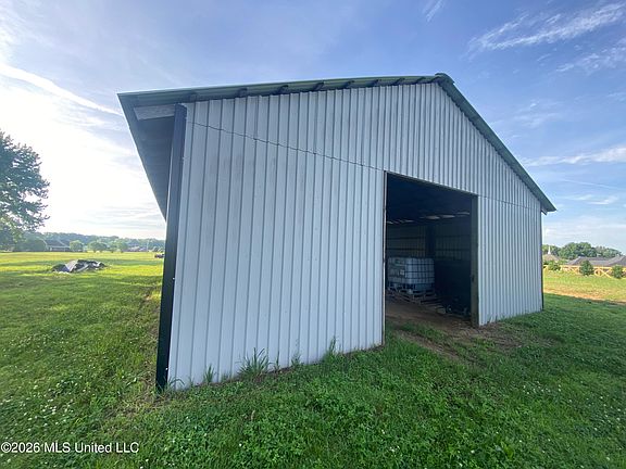 3rd image of 2841 Oak Grove Cv #16