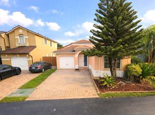15609 SW 100th Ter, Miami, FL 33196