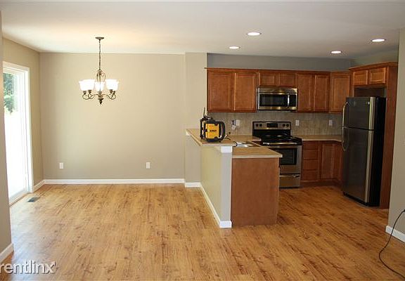 4th image of 1008 Sadie Ct