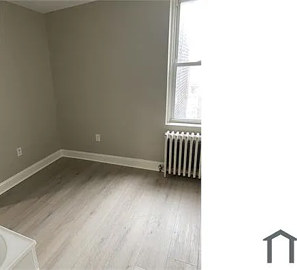 Studio, $800 — Photo 2