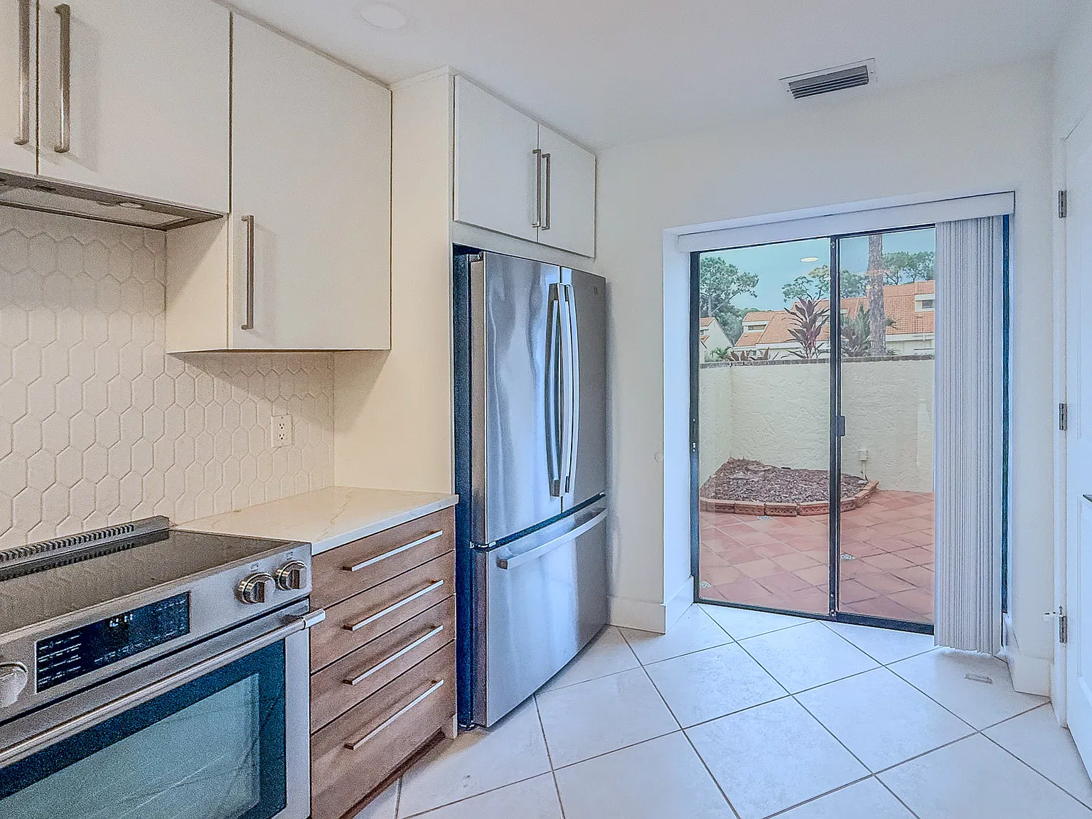 3 bed, 1535 sqft, $2,600 — Photo 3