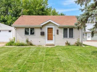 236 Kamps St, Combined Locks, WI 54113