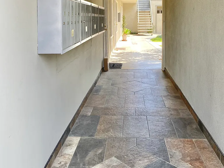 4002 Howard Ave #8 — Photo 18