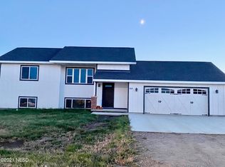 709 Twilight Ave, Lake Norden, SD 57248