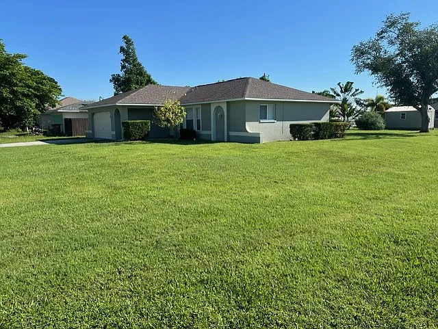 3823 SW 7th Pl — Photo 2