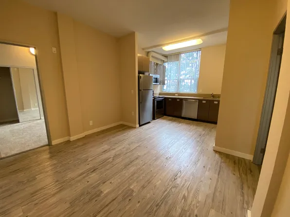 University Village, 25400 Carlos Bee Blvd #356, Hayward, CA 94542