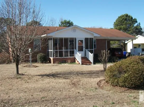 306 Dixie Cir, Clinton, NC 28328