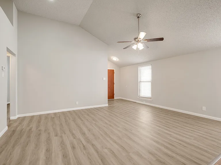 14118 George Rd — Photo 3