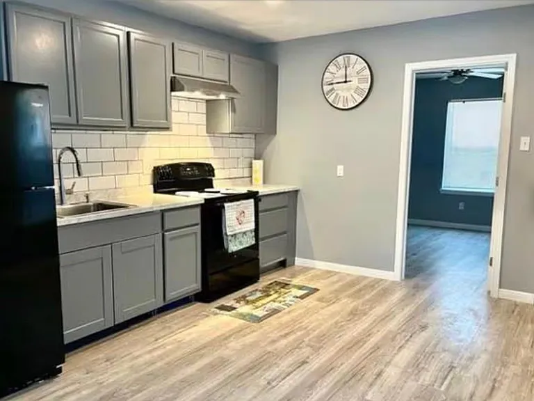 7320 Capitol St #4 — Photo 5