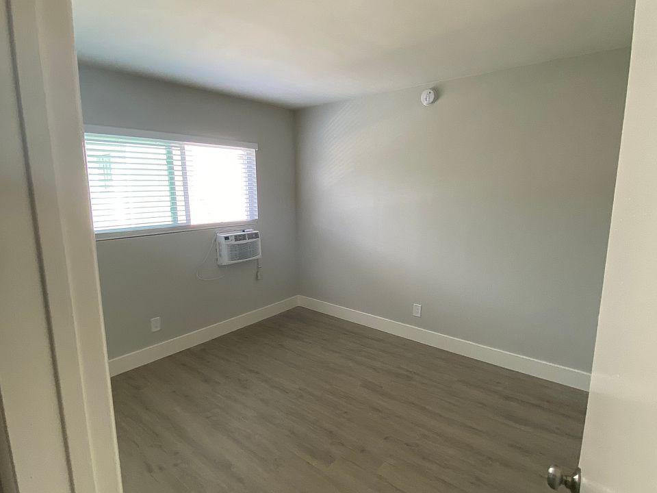 1st image of 18614 Burbank Blvd #7