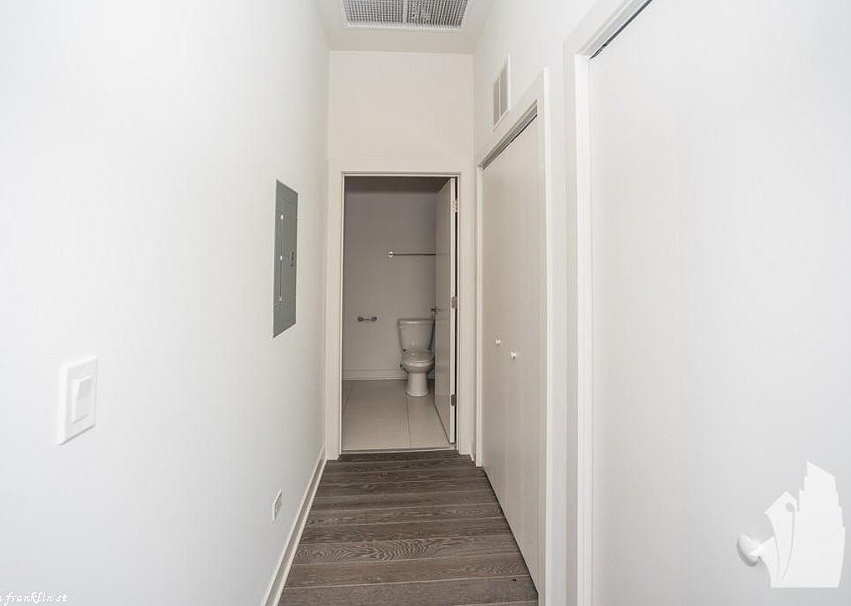 1st image of 858 N Franklin St #228