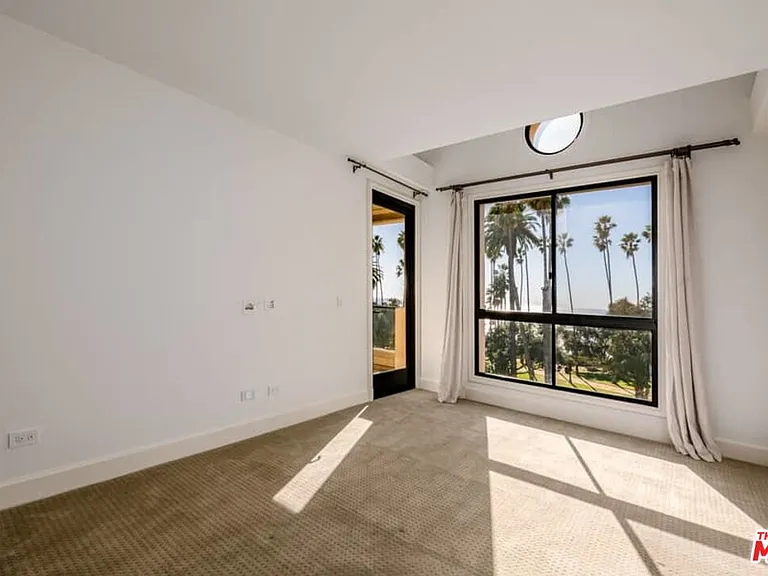 701 Ocean Ave #PHD — Photo 11