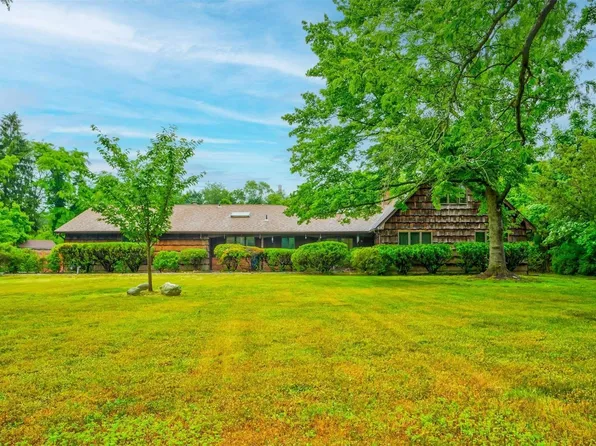 7 Fleet Court, Northport, NY 11768