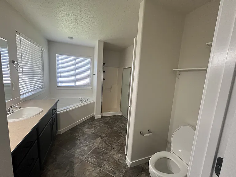 1820 W Camelot Dr — Photo 16
