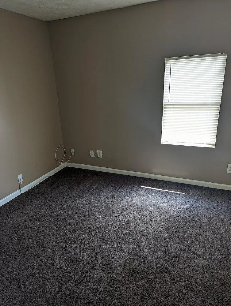 2 bed, 1000 sqft, $875 — Photo 3