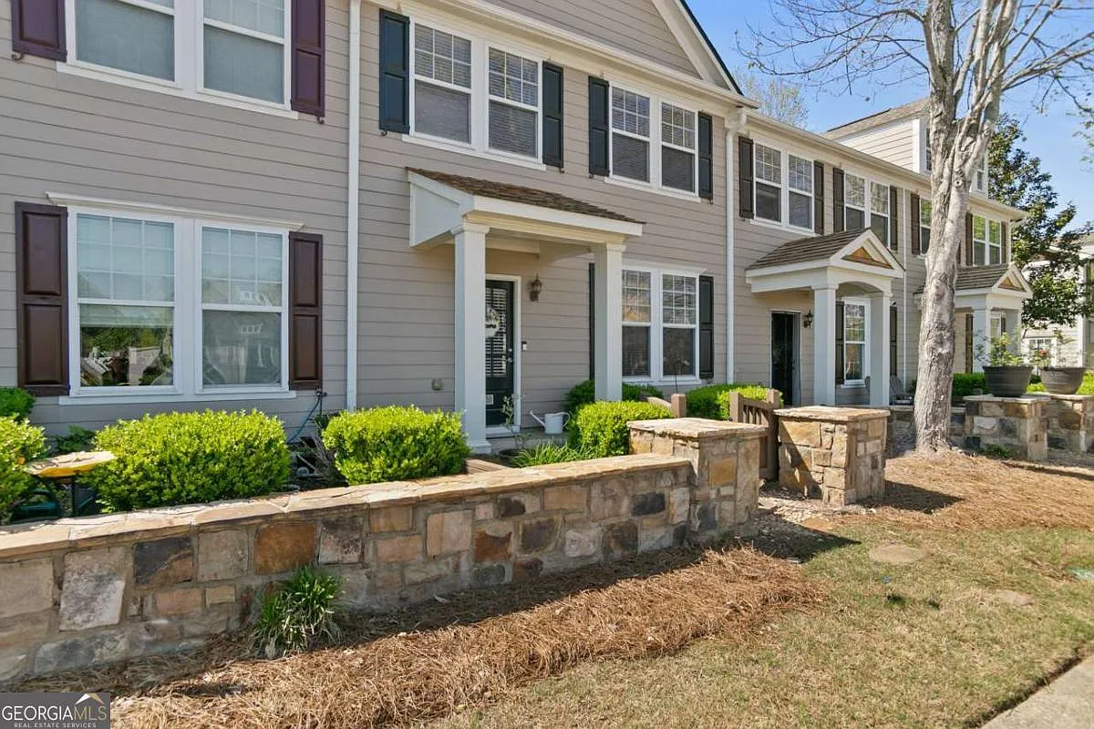 207 River Green Ave photo 1