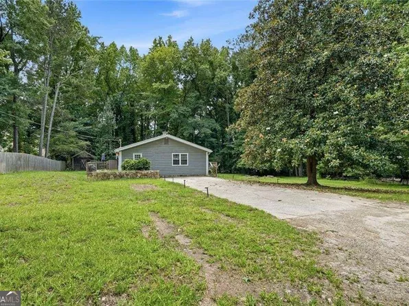 40 Oak Hill Dr, Winder, GA 30680