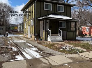 322 Leslie St, Lansing, MI 48912