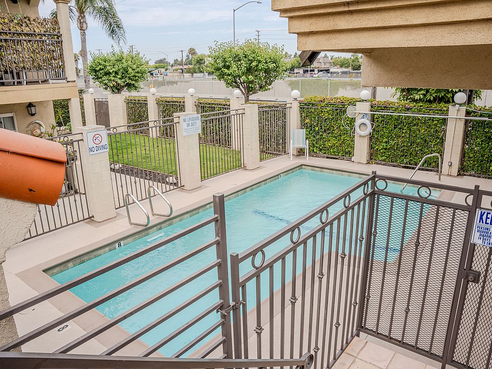 1st image of 2072 Newport Blvd #226