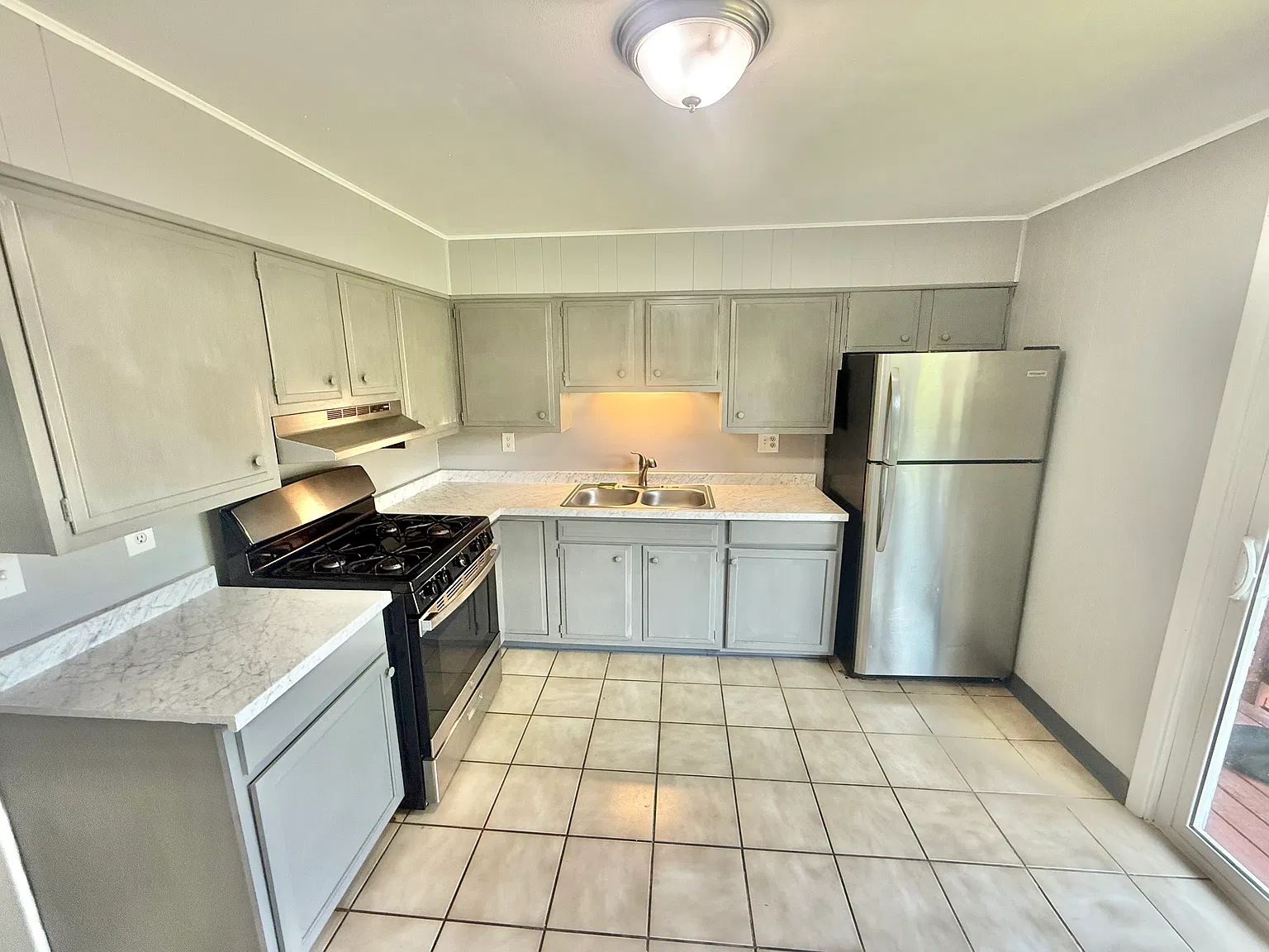 2 bed, $1,250 — Photo 2