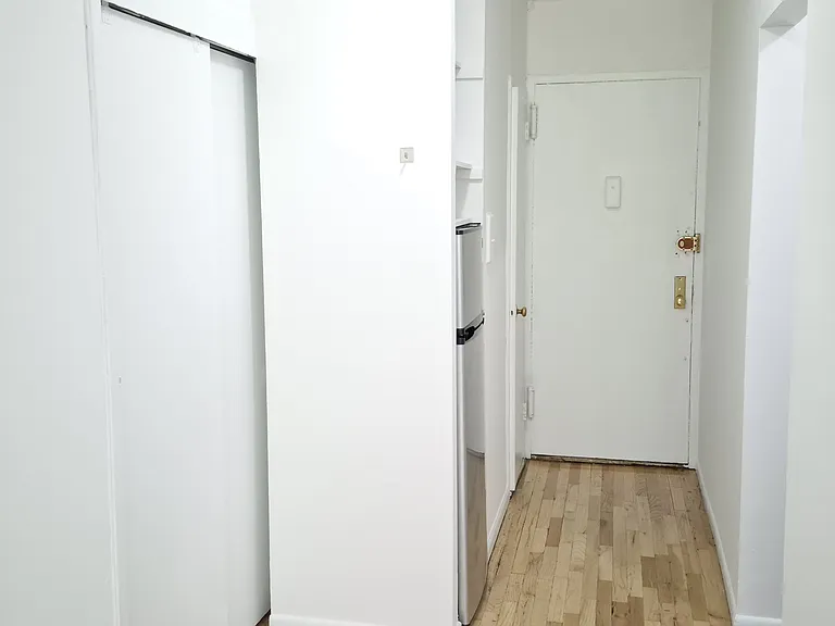 229 E 29th St #5K — Photo 18