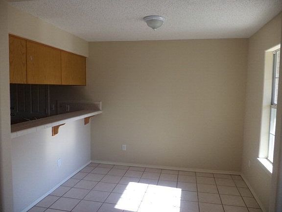 5th image of 804 N Linares St