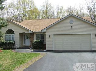 408 Laramie Rd, Effort, PA 18330