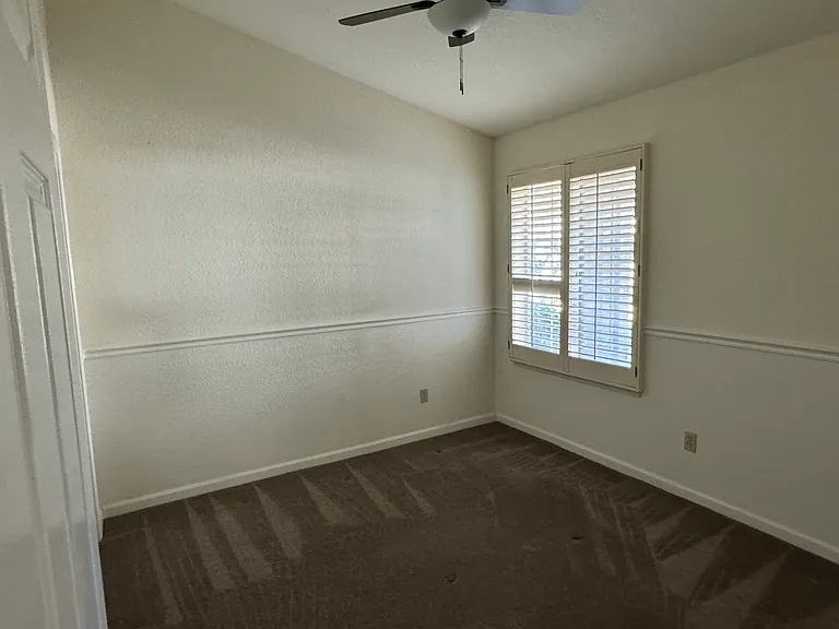1740 Reyes Ln — Photo 5