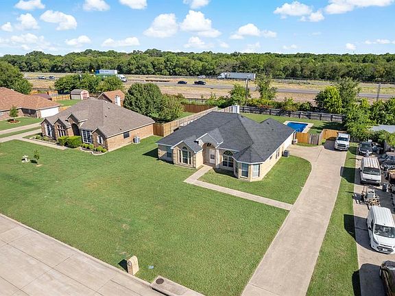 3rd image of 501 Kings Creek Dr