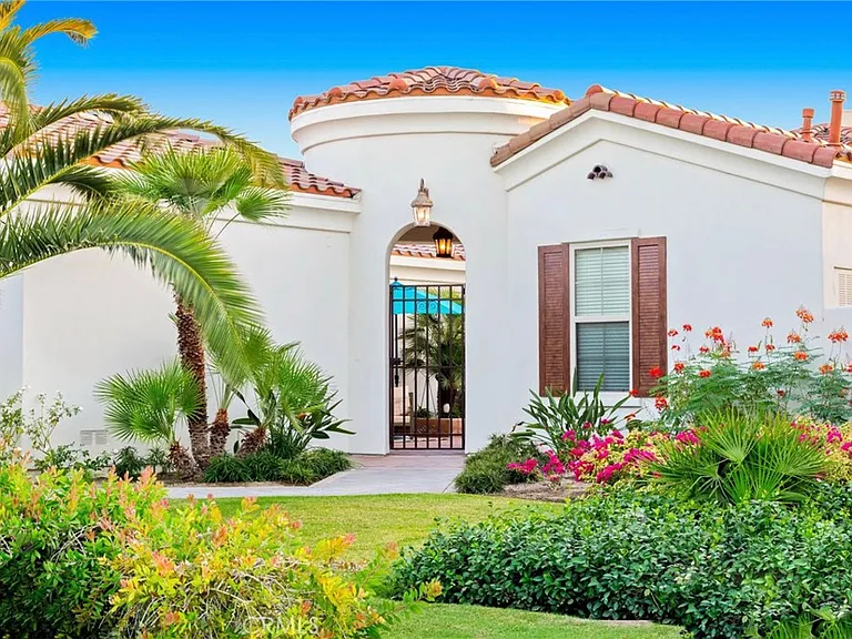 55615 Turnberry Way — Photo 32