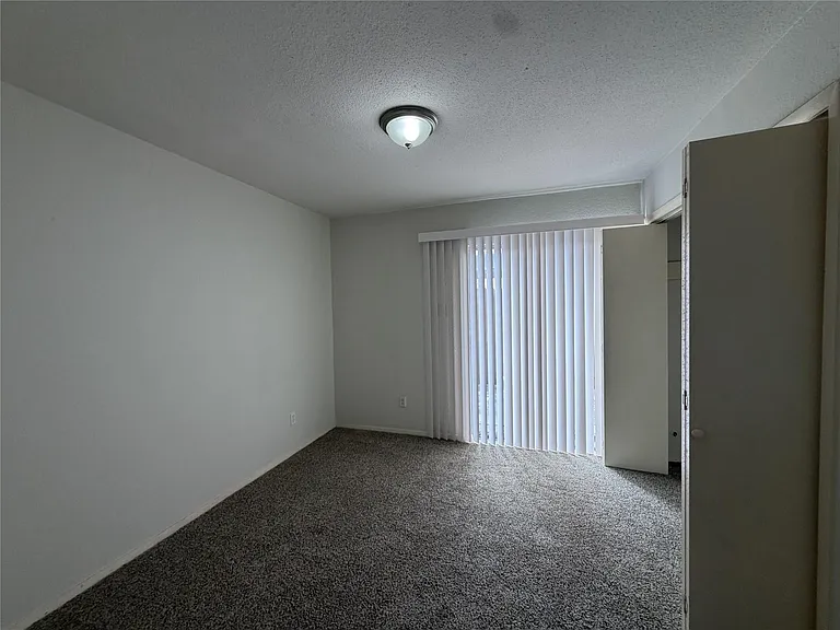 7841 Green Lawn Dr #7841 — Photo 10