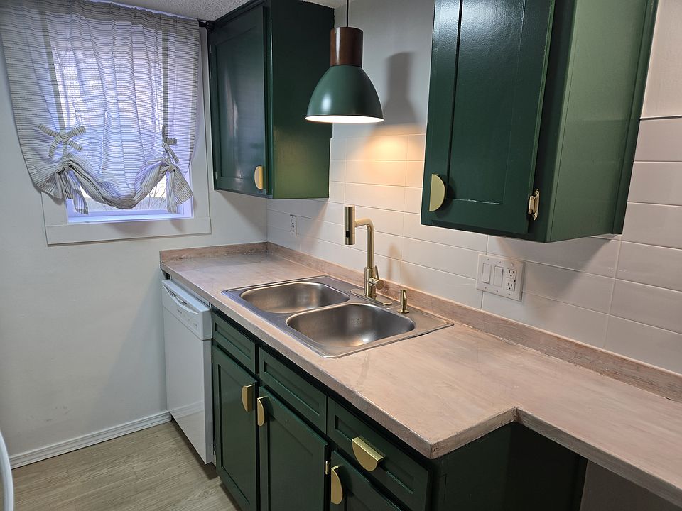 1st image of 1740 Cromwell Dr #2