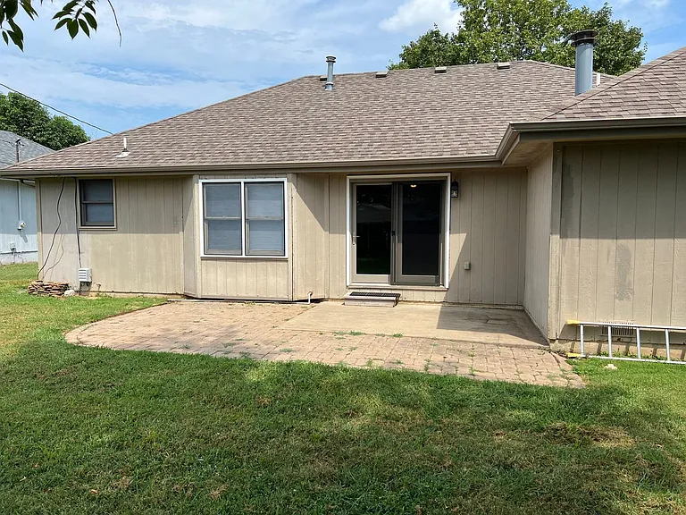 3243 S Nettleton Ave — Photo 20