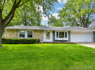 1121 Adams Ave, St Charles, IL