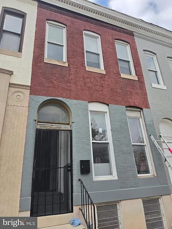 3 bed, 1.5 bath, 1306 sqft, $1,750 — Photo 1