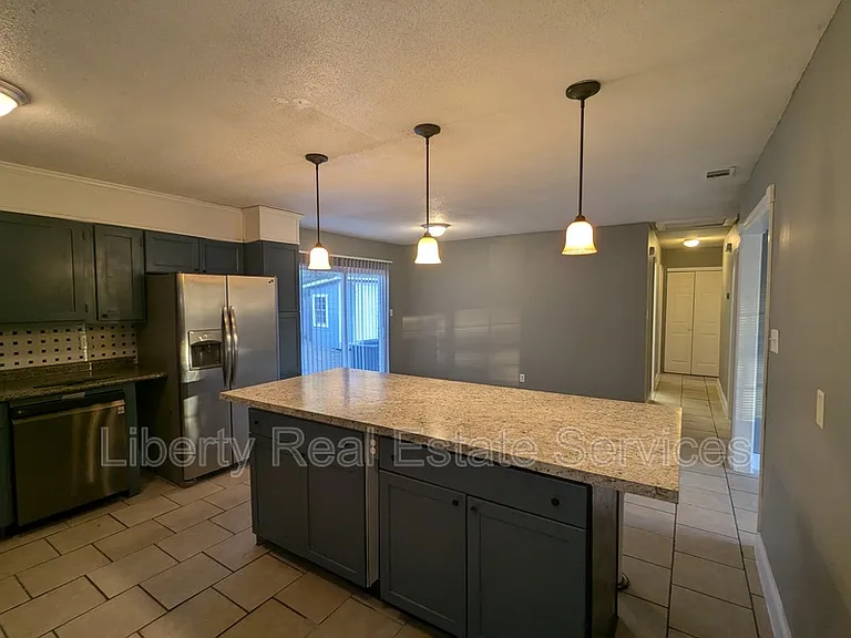 599 Olive St — Photo 14