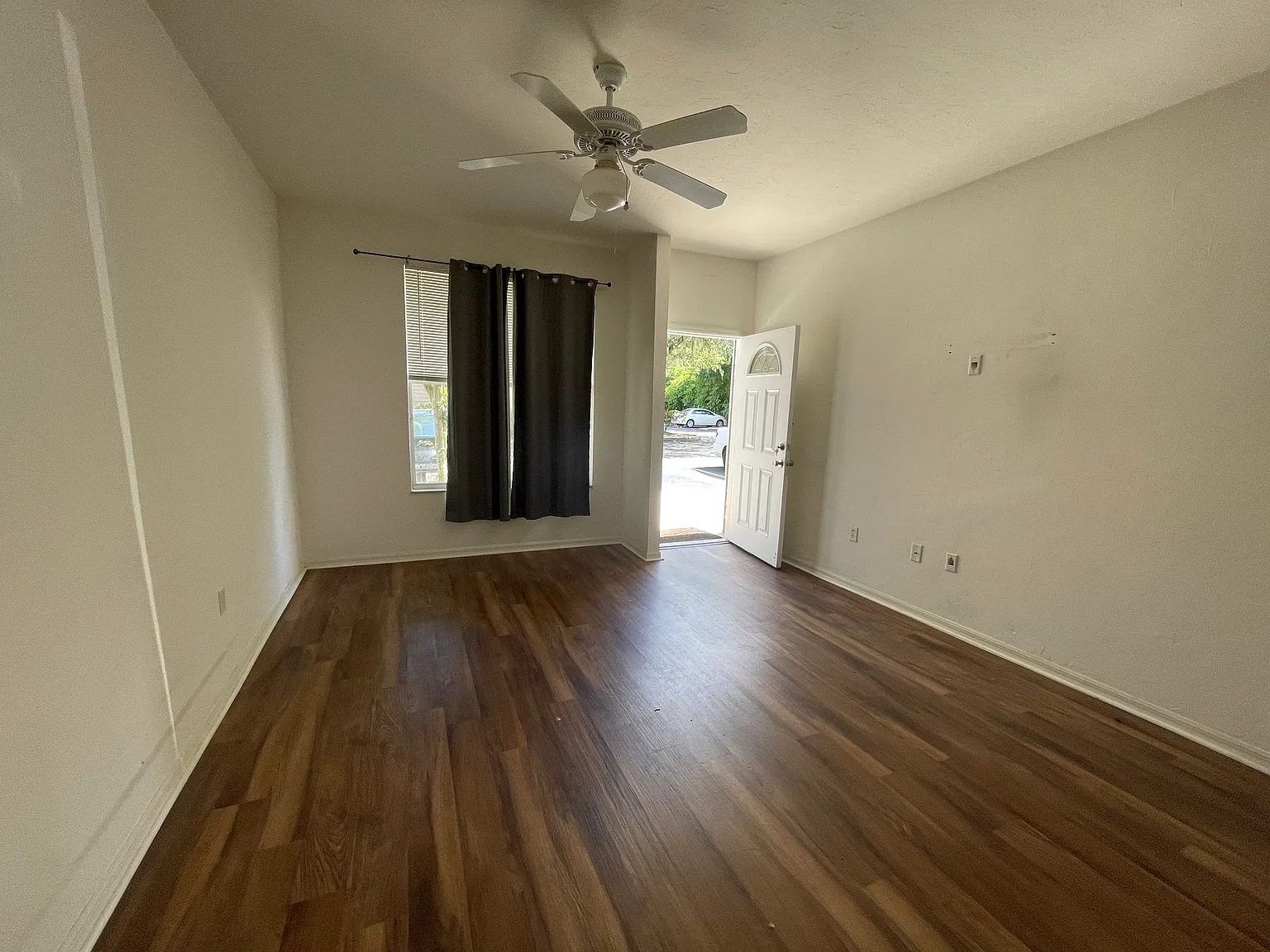 2 bed, 2.5 bath, 1172 sqft, $1,400 — Photo 3