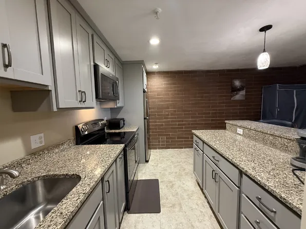 115 W Squantum St, Quincy, MA