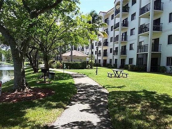 3rd image of 2105 Lavers Cir APT 503