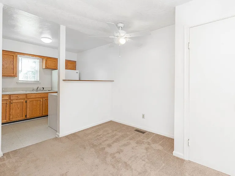 1110 Chapel St — Photo 4