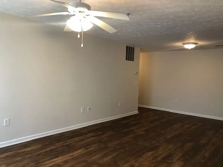 1385 S Donahue Dr #1-102 — Photo 12
