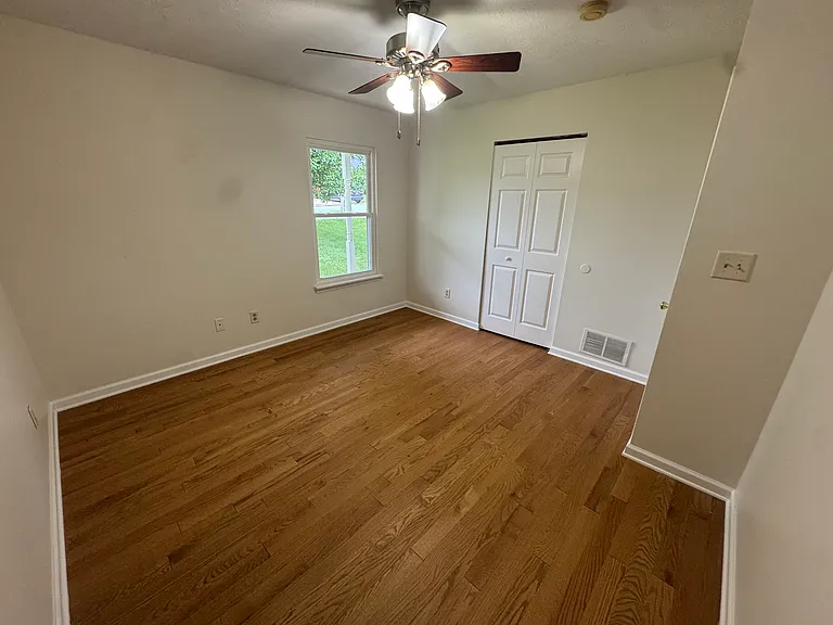 305 Routt Dr — Photo 11