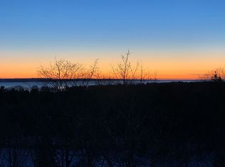 8076 Ridge View Ct, Harbor Springs, MI 49740