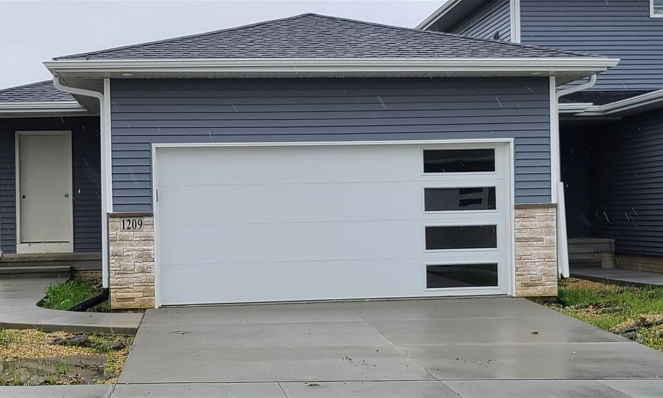 1st image of 1221 Loren Dr