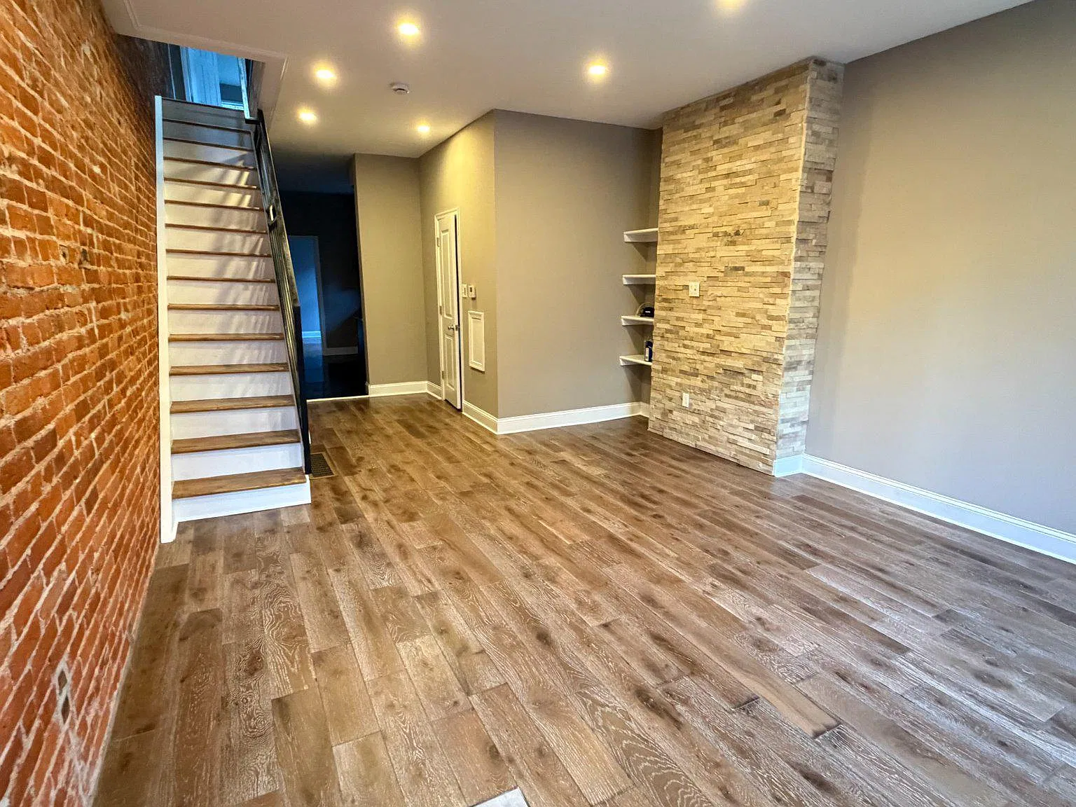 4 bed, 2.0 bath, 1234 sqft, $1,850 — Photo 3