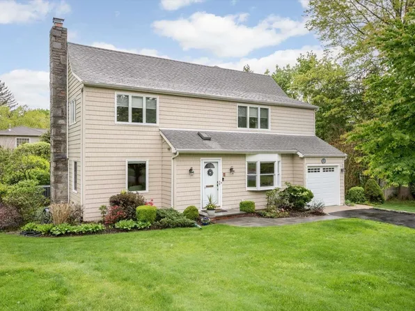 2 Circle Lane, East Hills, NY 11577