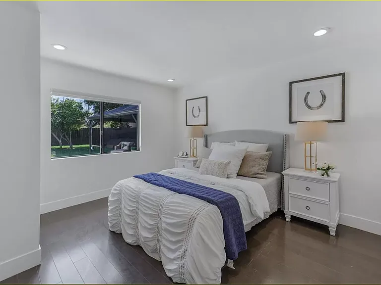 1368 Sevier Ave — Photo 7